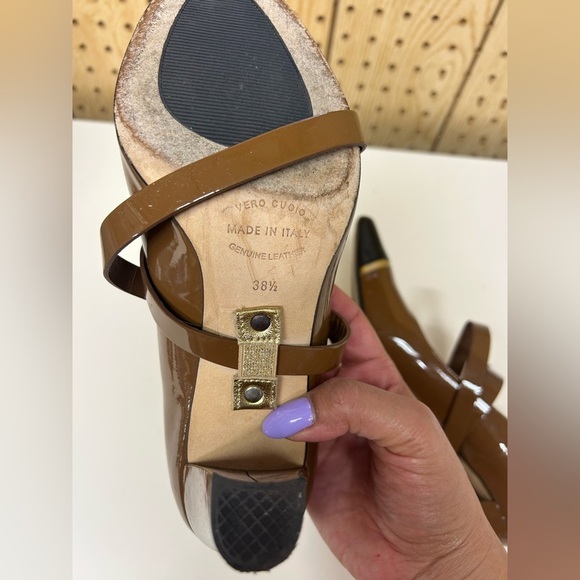 Anyi Lu Brown and Black Patent Flats with Gold Trim - Picture 4 of 9